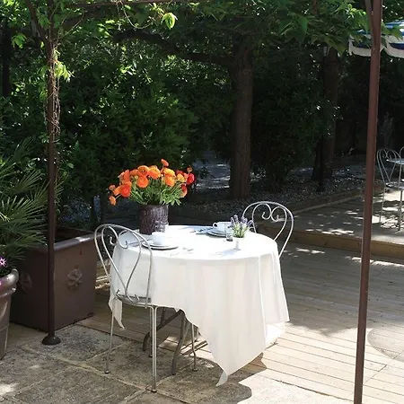 Ermitage Avignon 3* Les Angles (Gard)