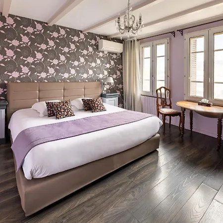 Ermitage 3* Les Angles (Gard)