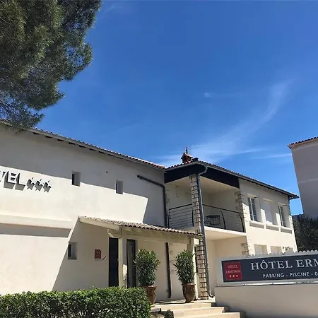 Ermitage 3* Les Angles (Gard)