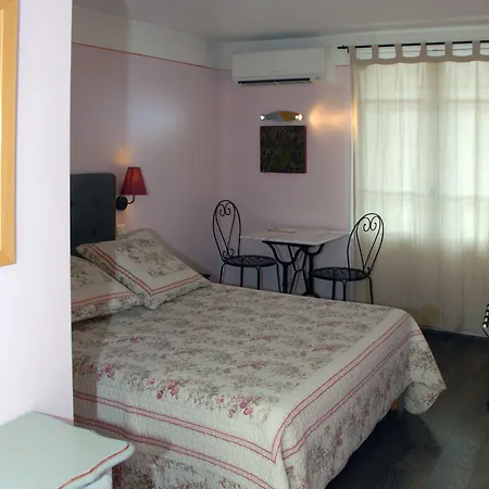 Ermitage Les Angles (Gard)