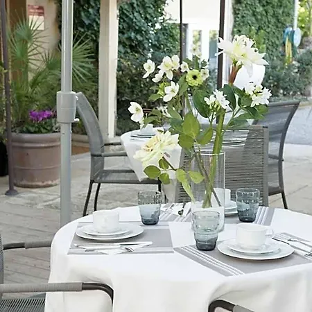 Ermitage Avignon 3* Les Angles (Gard)