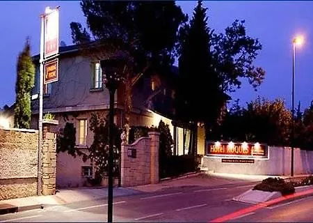 Hotel Ermitage Avignon Les Angles (Gard)